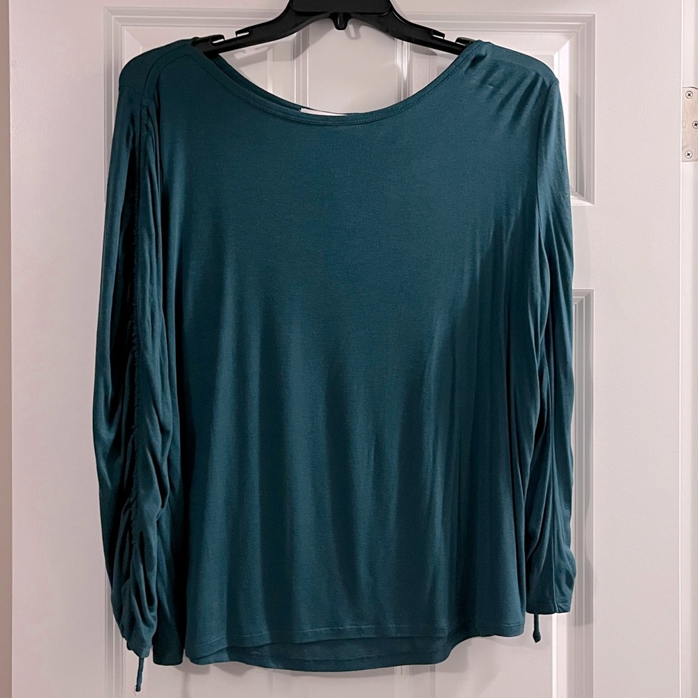 LOFT Ruched, tie-sleeve blouse.  Size XL, beautiful green